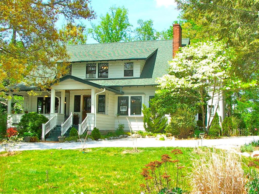 Oakland Cottage Bed And Breakfast - North Carolina