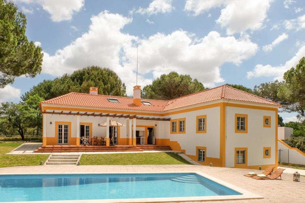 4 Bedrooms Villa With Private Pool Enclosed Garden And Wifi At Comporta - コンポルタ