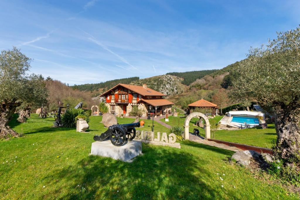 Homerez - Spacious Villa 10 Km Away From The Beach For 8 Ppl. With Swimming-pool - Basque Country