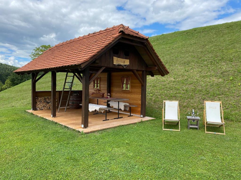 Wooden hut at tourist farm Artisek - Celje