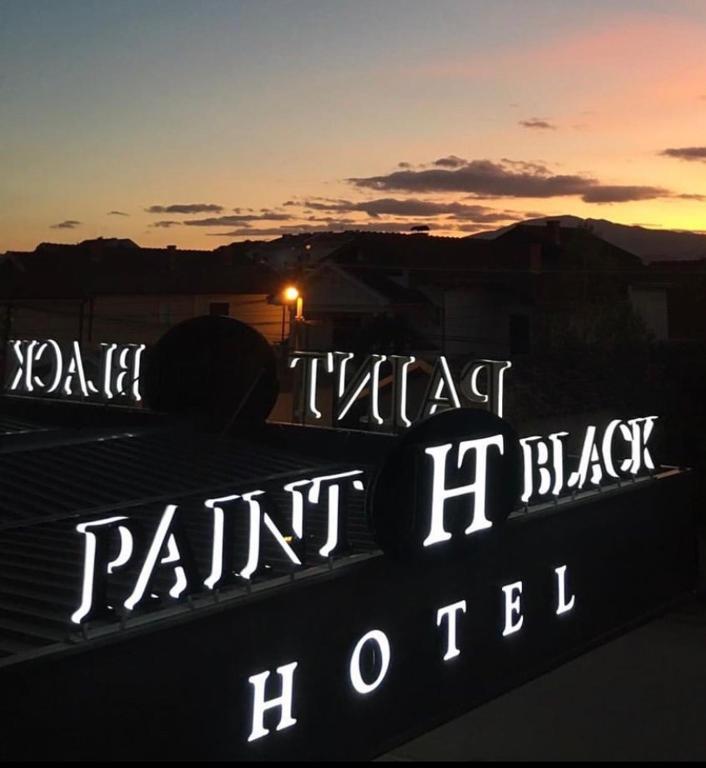 Paint It Black Hotel - North Macedonia