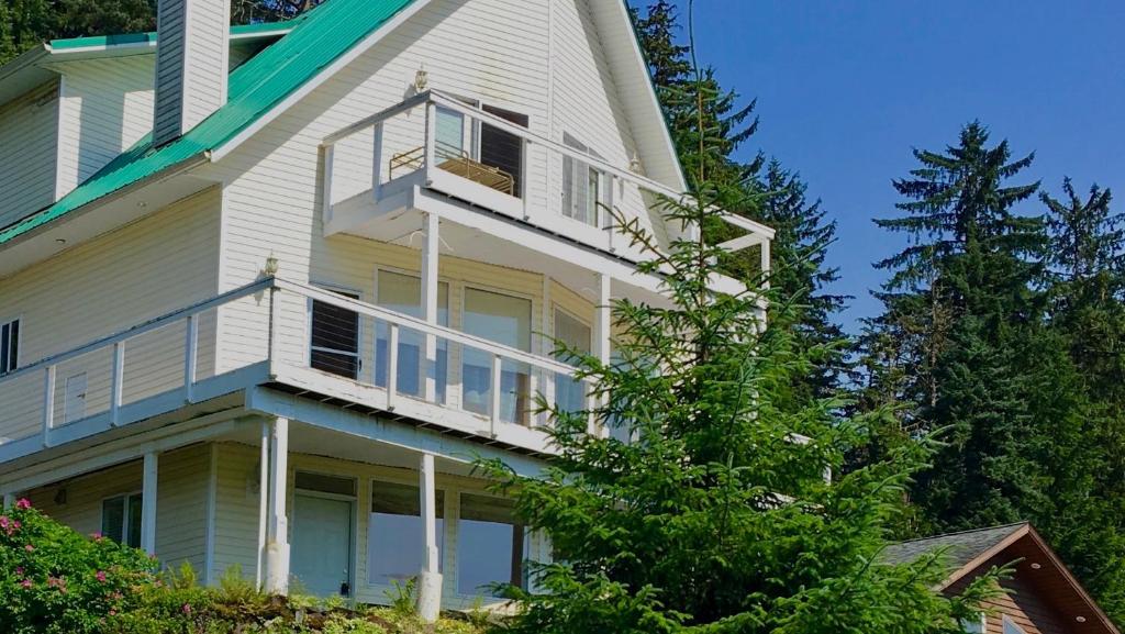 Kelli Creek Cottage With A View - 10% Off On Tours - Juneau