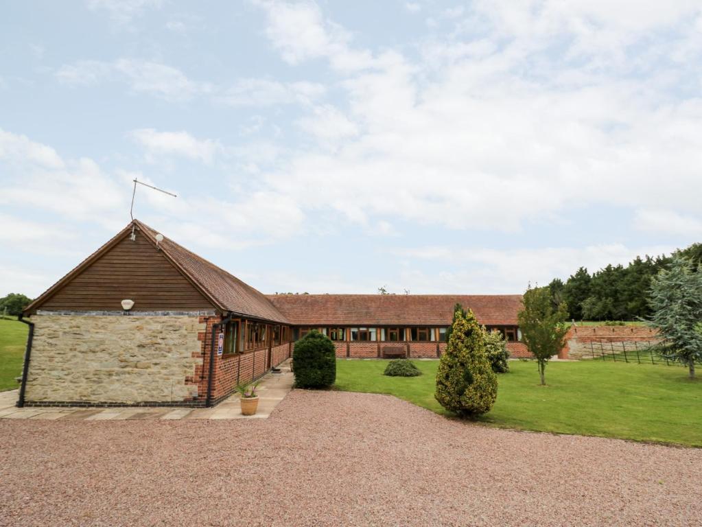 Beesoni Lodge, Pet Friendly, Luxury Holiday Cottage In Castlemorton - Worcestershire