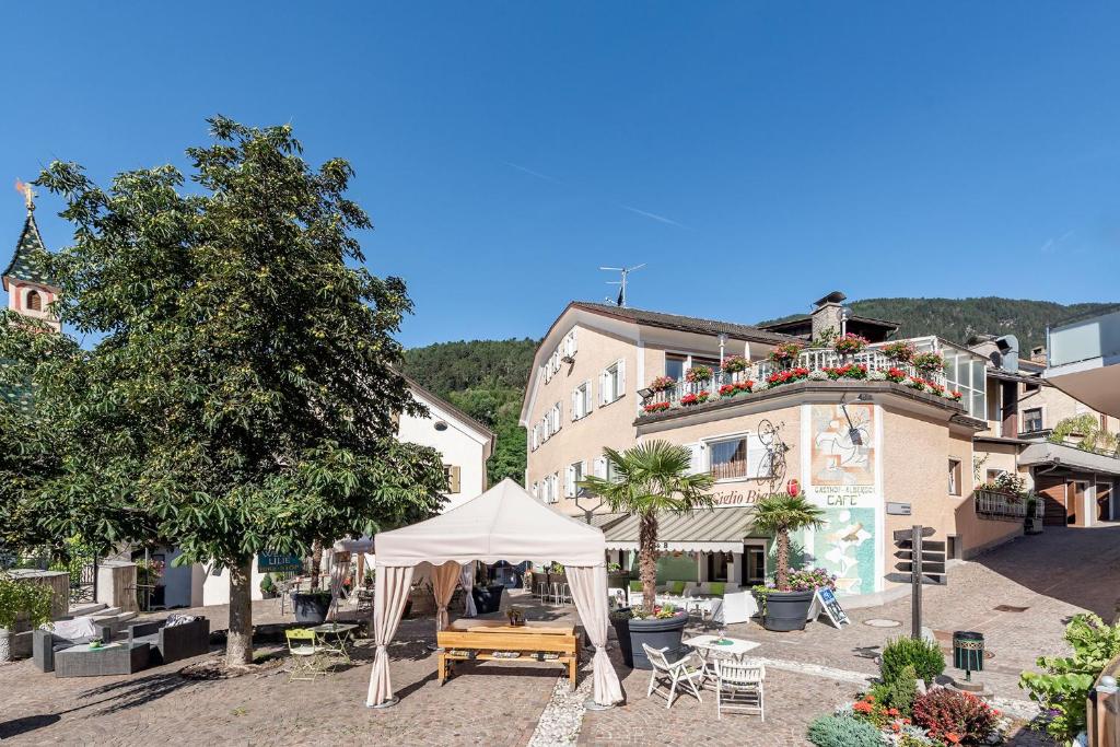 Hotel Weisse Lilie - Giglio Bianco - Valles, Italia