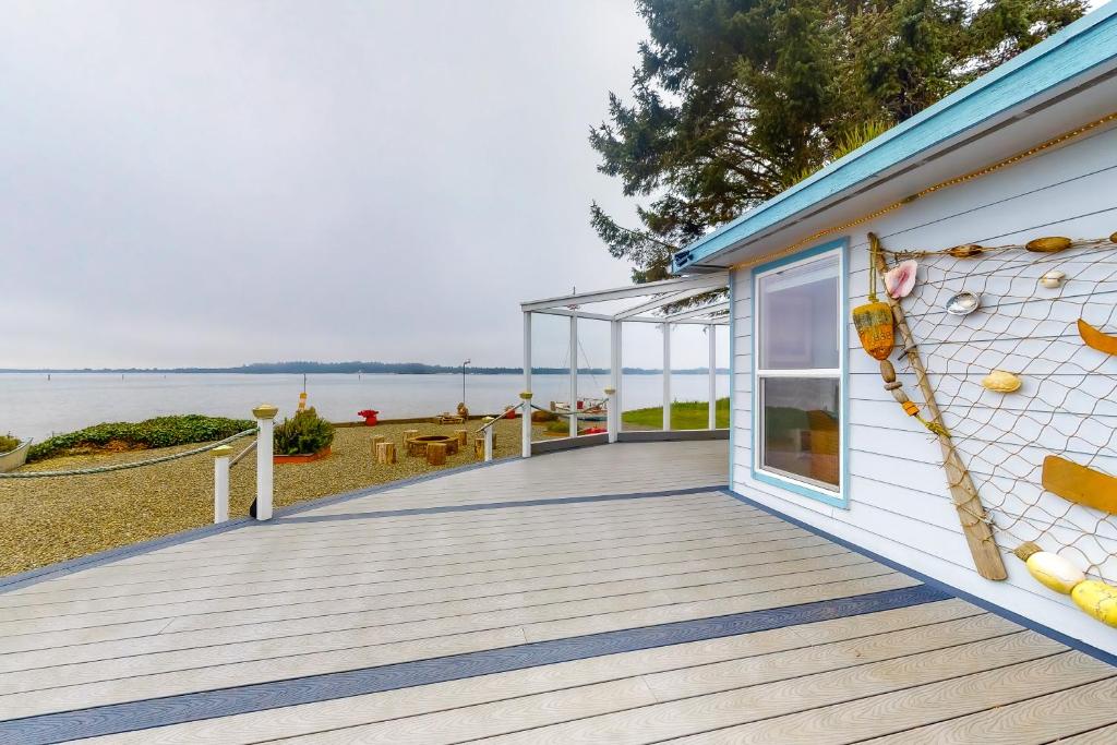 Gray Goose Beach Cottage - Coos Bay, OR