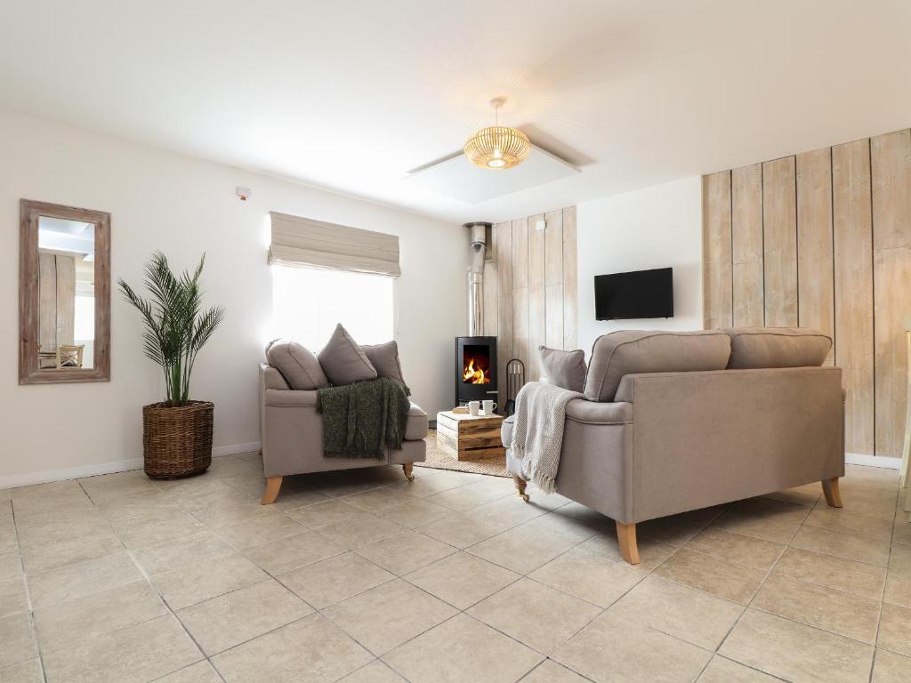 The Old Post Office, Pet Friendly, With Open Fire In Porthleven - Helston