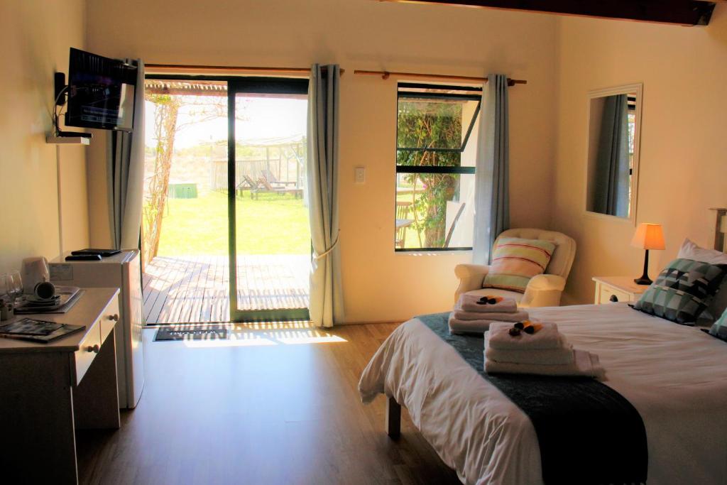 Guests Can Relax, Unwind And Enjoy Spacious Luxury Yet Homely Accommodation - Langebaan