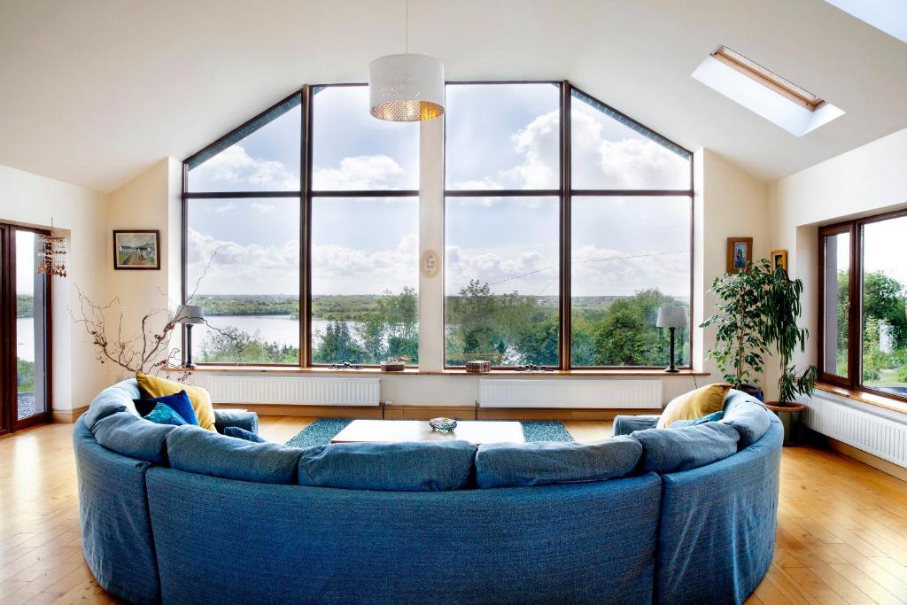 A Modern Home With Panoramic Views Of Lough Islandeady & Surrounding Countryside - Westport