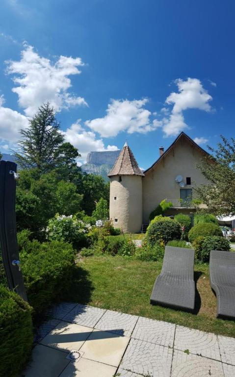 Chateau De Passieres - Treffort