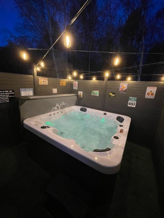 Tigers Wood - Luxury Hot Tub Lodge With Free Golf For Guests - Northumberland