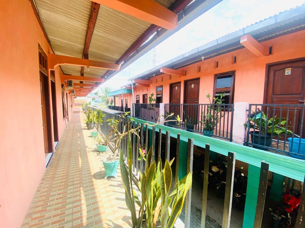 Hotel Gerung 1 Near Alun Alun Nganjuk - Nganjuk