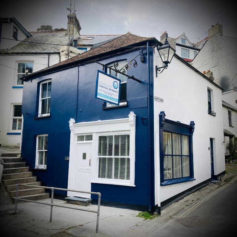 Looe - Super Stylish And The Only Two Private Apartments In This 17th Century Cottage - Apartment 2 Has A Kids Cabin Bunk Room - Book Both Apartments For One Large House As There Is A Private Connecting Door In Lobby!! - Looe