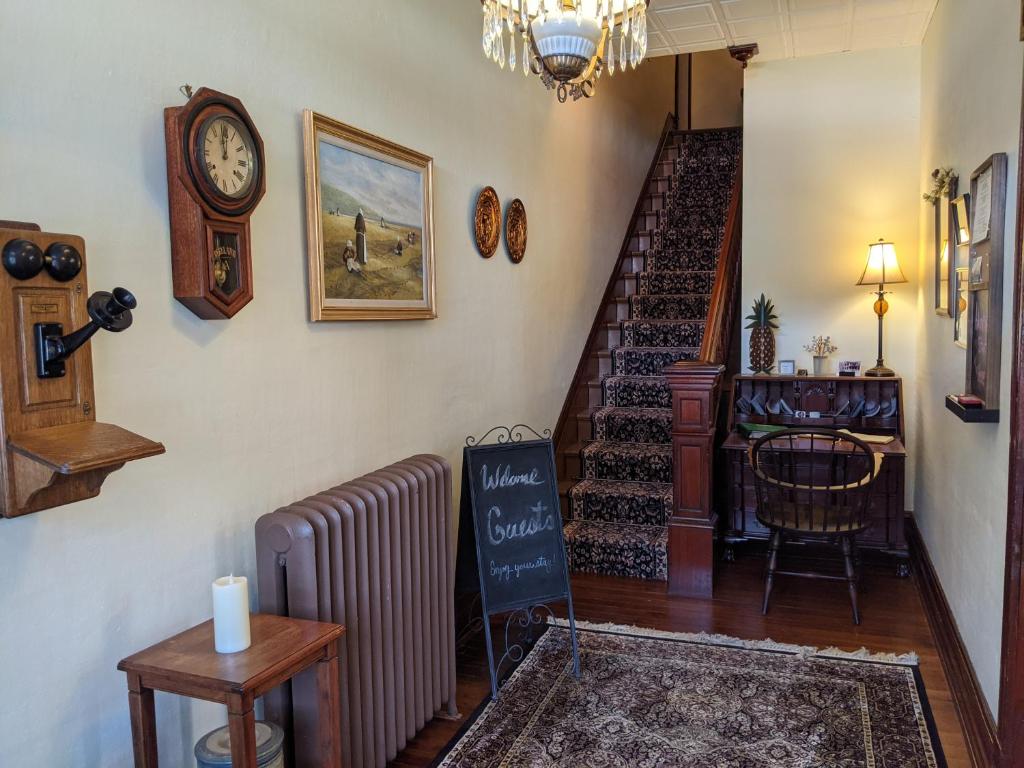 Lizard Creek Inn - at The Alexander Benjamin House - Jim Thorpe, PA
