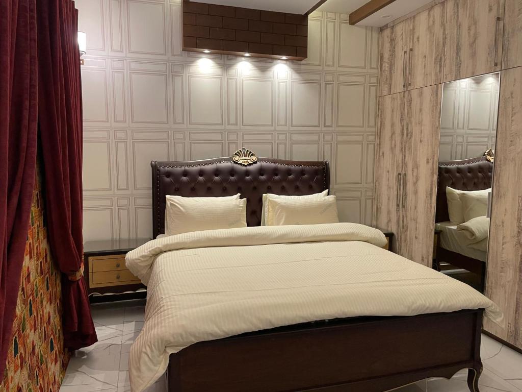Royal Three-bedroom Villa Dha Phase 6 Lahore - Punjab