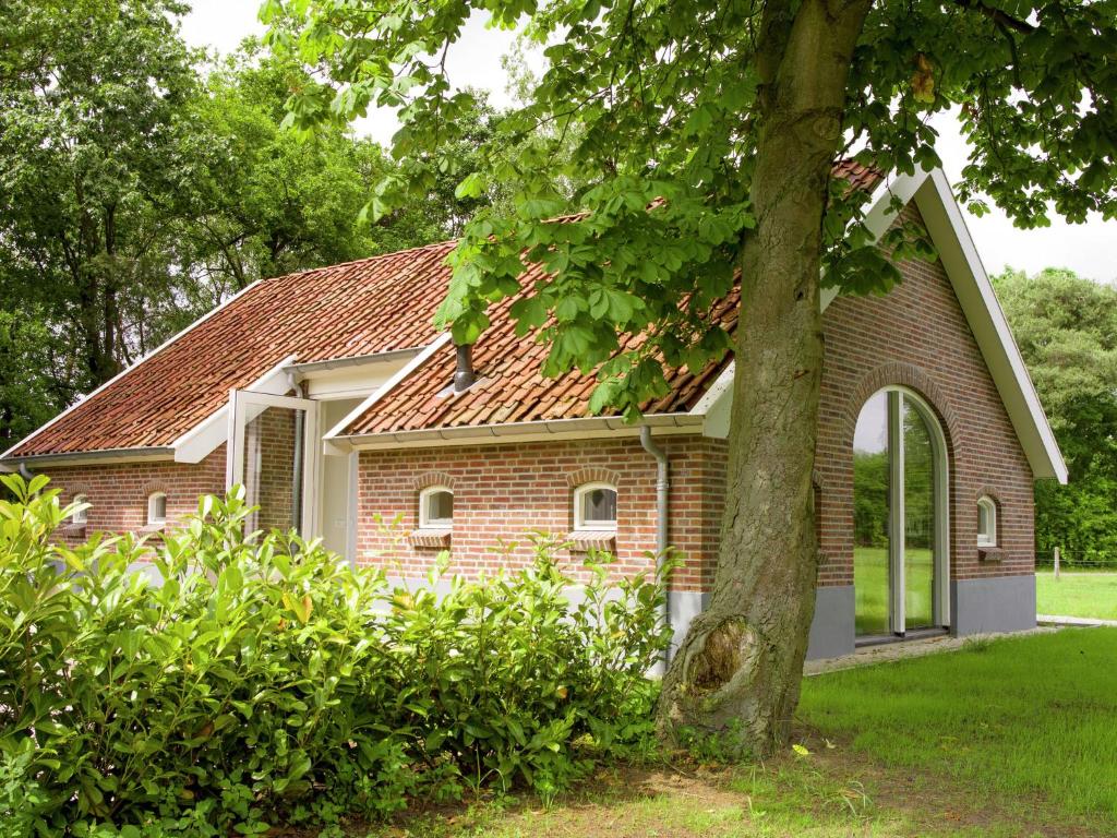 Heritage Holiday Home in Haaksbergen near Forest - Enschede