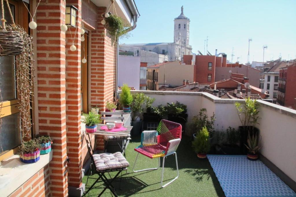 Penthouse Center With Large Terrace, Renovated And Sunny. Wifi - License - Valladolid