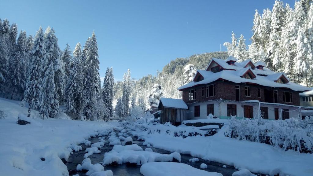 Shiva Valley Riverside Home Stay - Himachal Pradesh