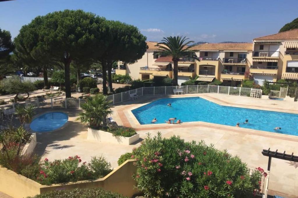 Flat With Swimming Pool Close To The Beach - Roquebrune-sur-Argens