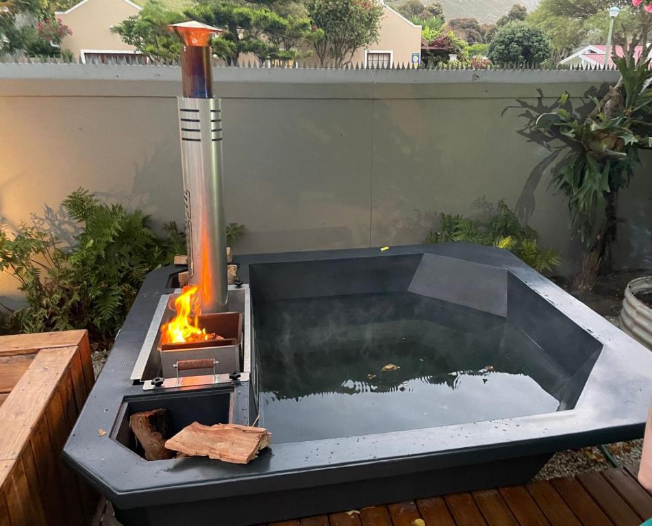 Seven On Flora- Hot Tub, Modern With Amazing Outside Area - Hermanus