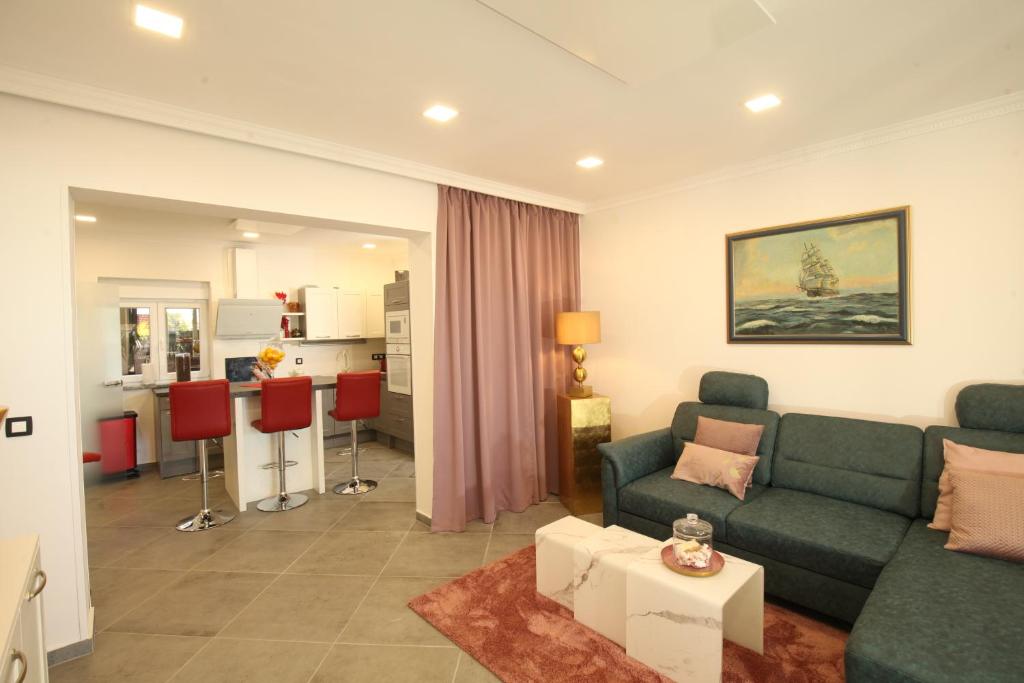 Luxurious Apartment With Seview Near The Beach - Szybenik