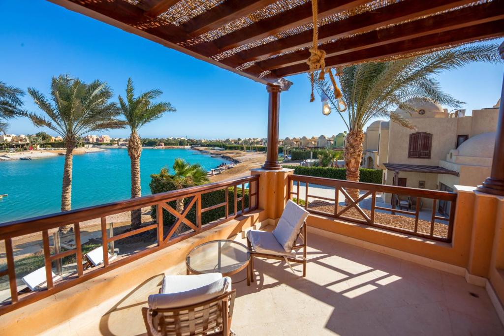 Charming Lagoon Villa With Pool Egyptian Style -Sabina 117 - Hurghada