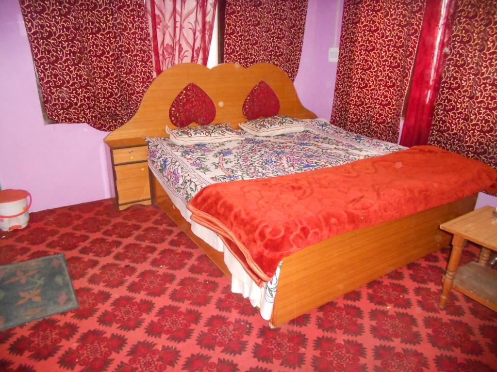 Alamdar Guest House - Srinagar