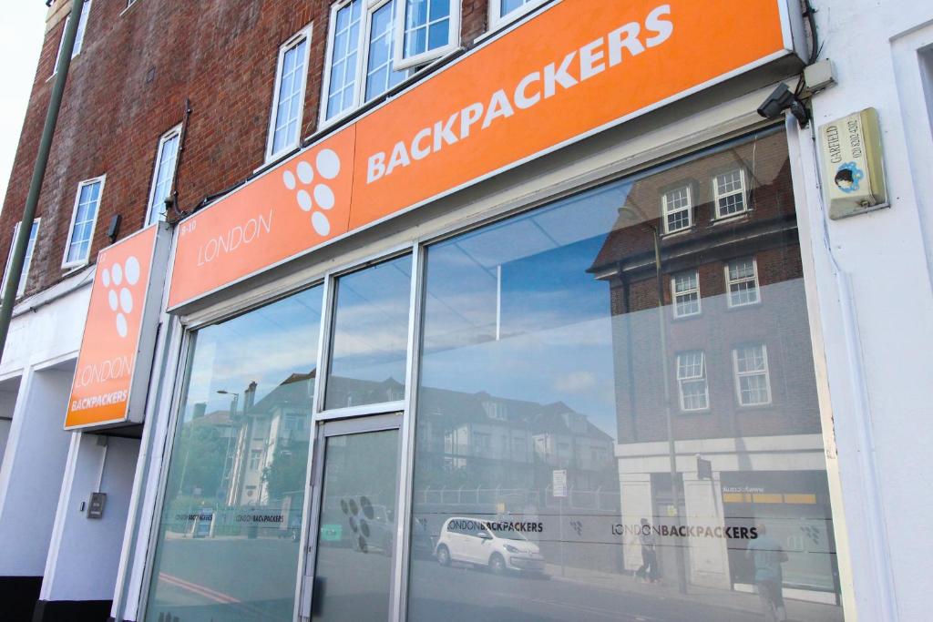 London Backpackers Youth Hostel 18 - 40 Years Old Only In Dorms - Harrow
