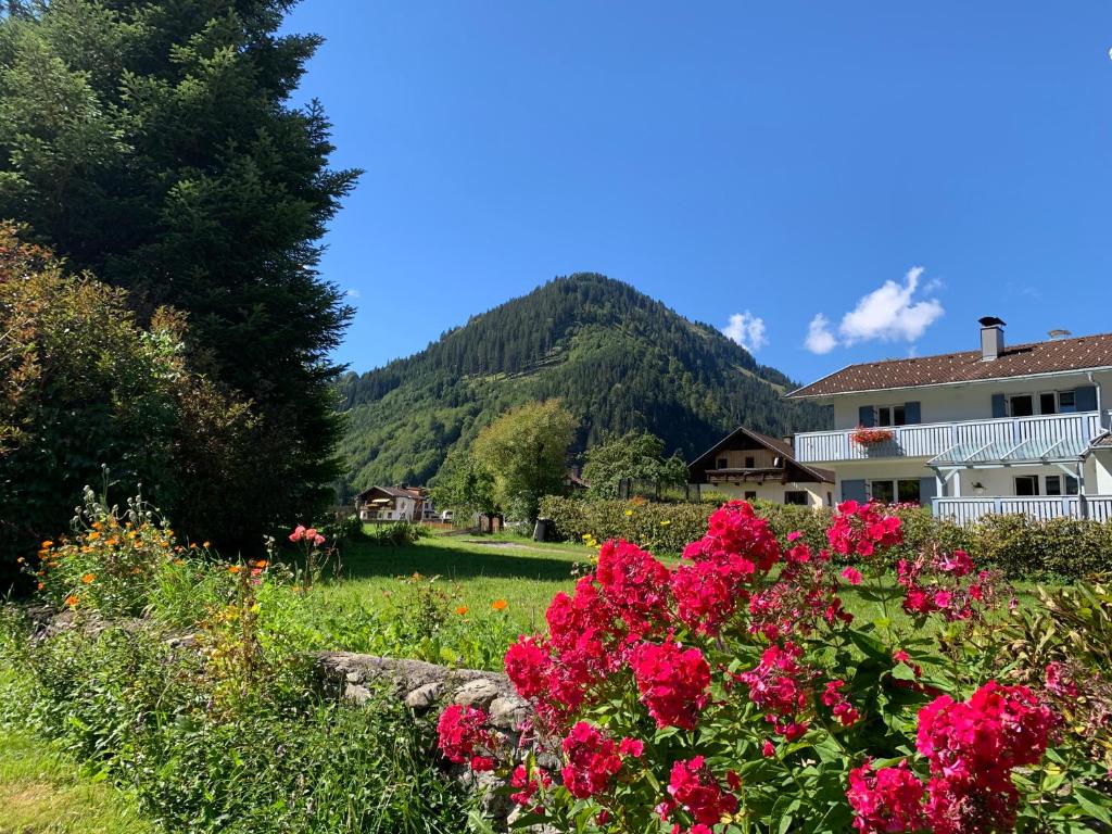 Chalet Villa Alpen Lodge - Bichlbach