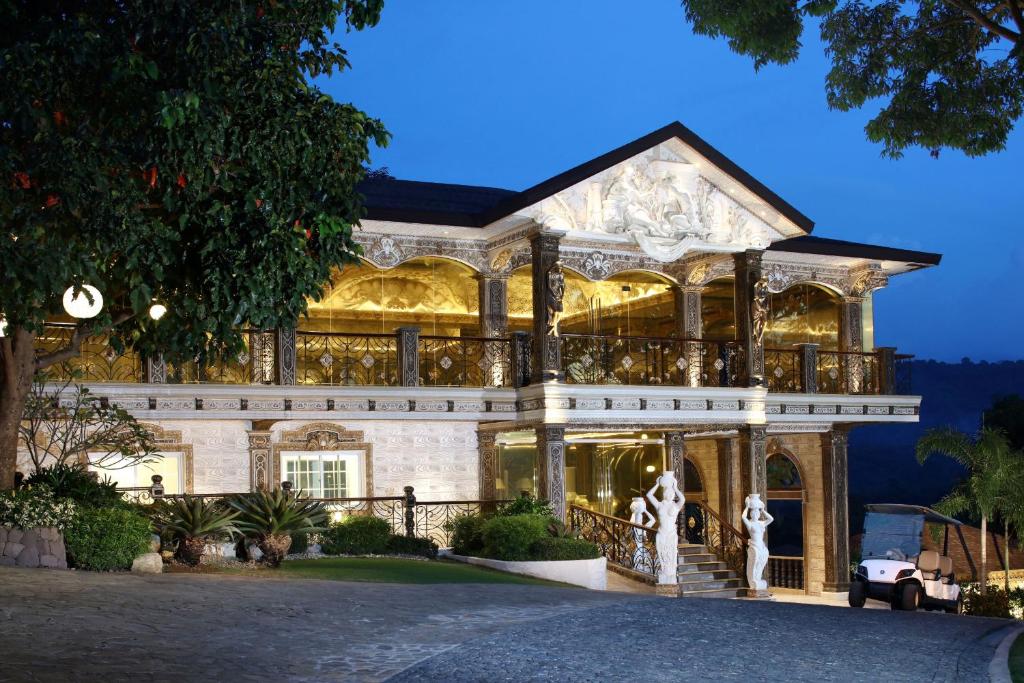 Rancho Bernardo Luxury Villas And Resort - Bagac