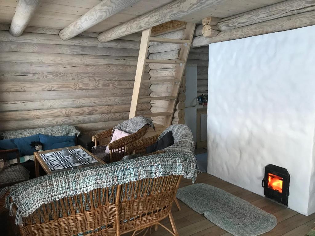 Romantic Stay At Loghouse Väiketeemaja - Estland