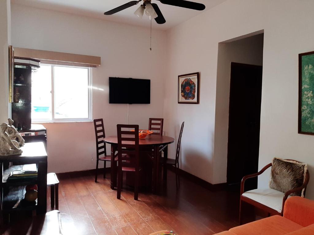 Promoção Lindo apartamento de 2 quartos à 3 quadras da praia - Ipanema