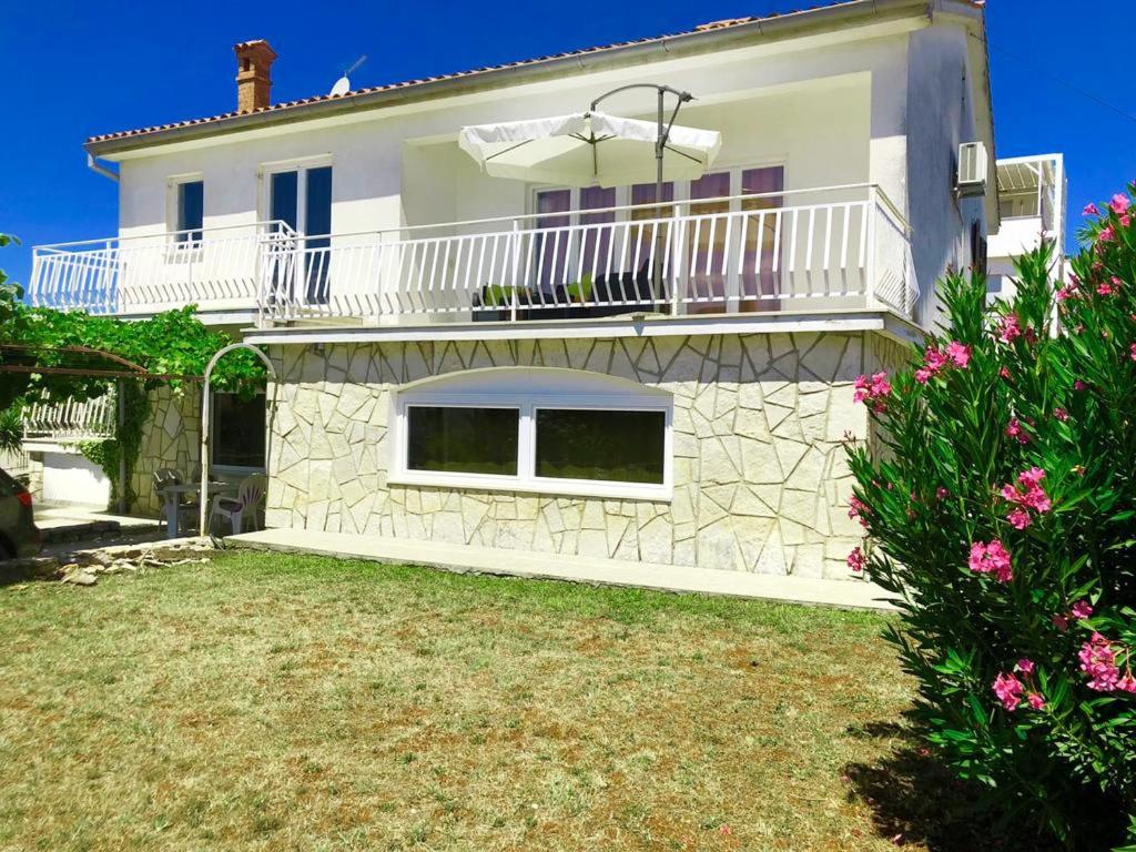 Apartment With 3 Bedrooms In Novigrad, With Enclosed Garden And Wifi - 400 M From The Beach - Novigrad