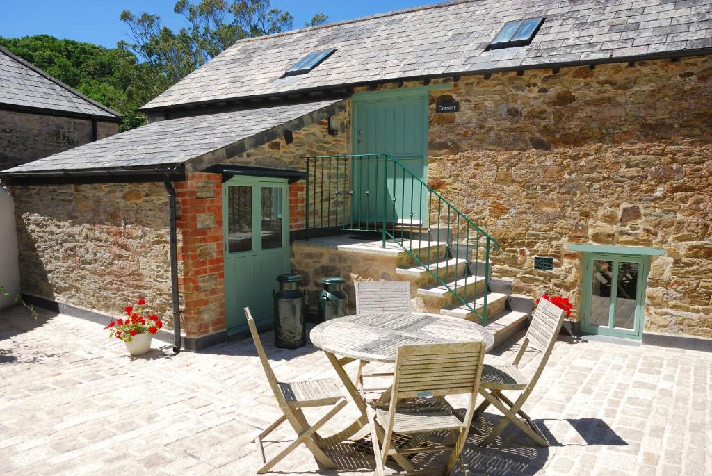 Granary At Trewerry Cottages - Away From It All, Close To Everywhere - Newquay