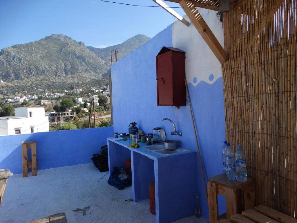 Alibaba Apartment Hostel Bamboo Rooftop Room - Chefchaouen