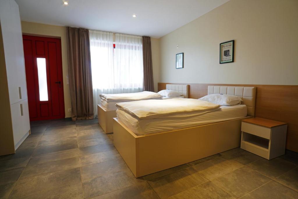 Nava Motel & Storage - Wiener Neustadt