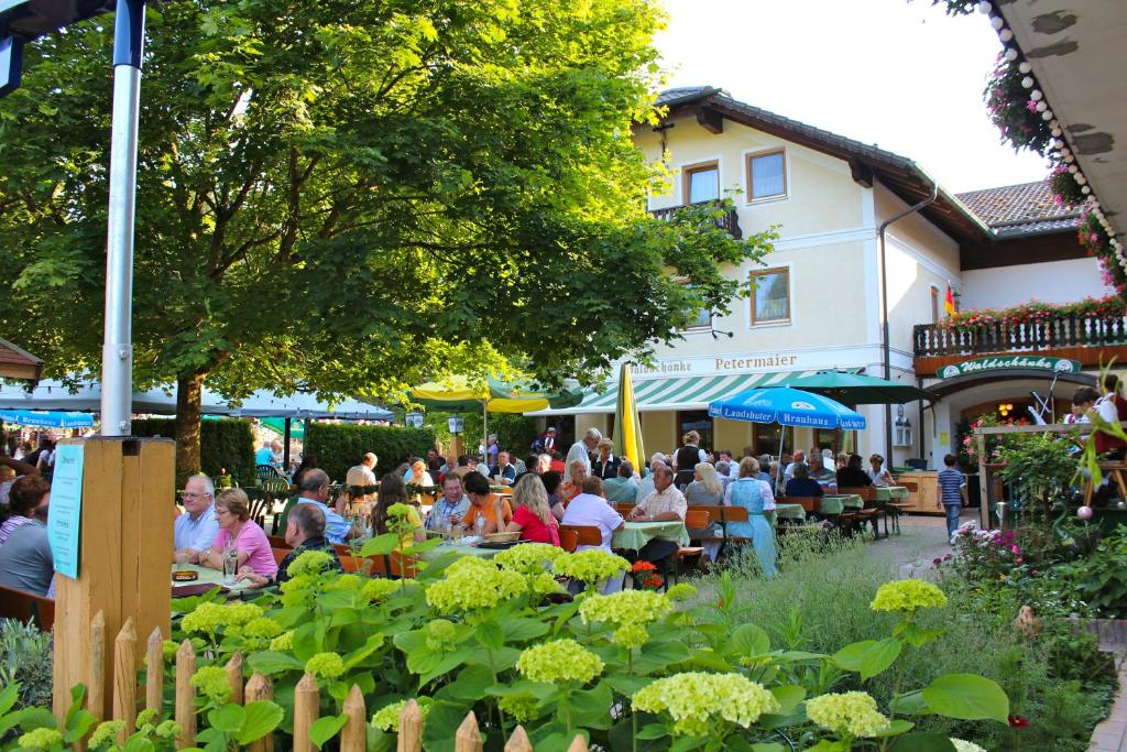 Land-gut-hotel Gasthof Waldschänke - Vilsbiburg