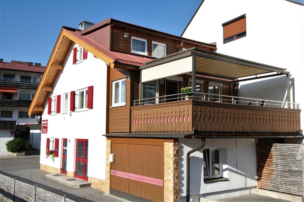 Alpenflair Ferienwohnungen "Haus Doris" - Obermaiselstein