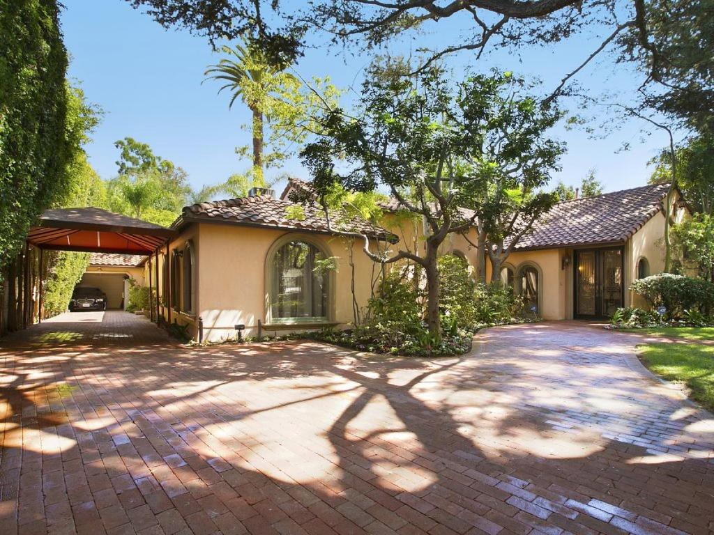 Villa Teresita - Beautifully Gated Mediterranean Estate - ビバリー・ヒルズ, CA
