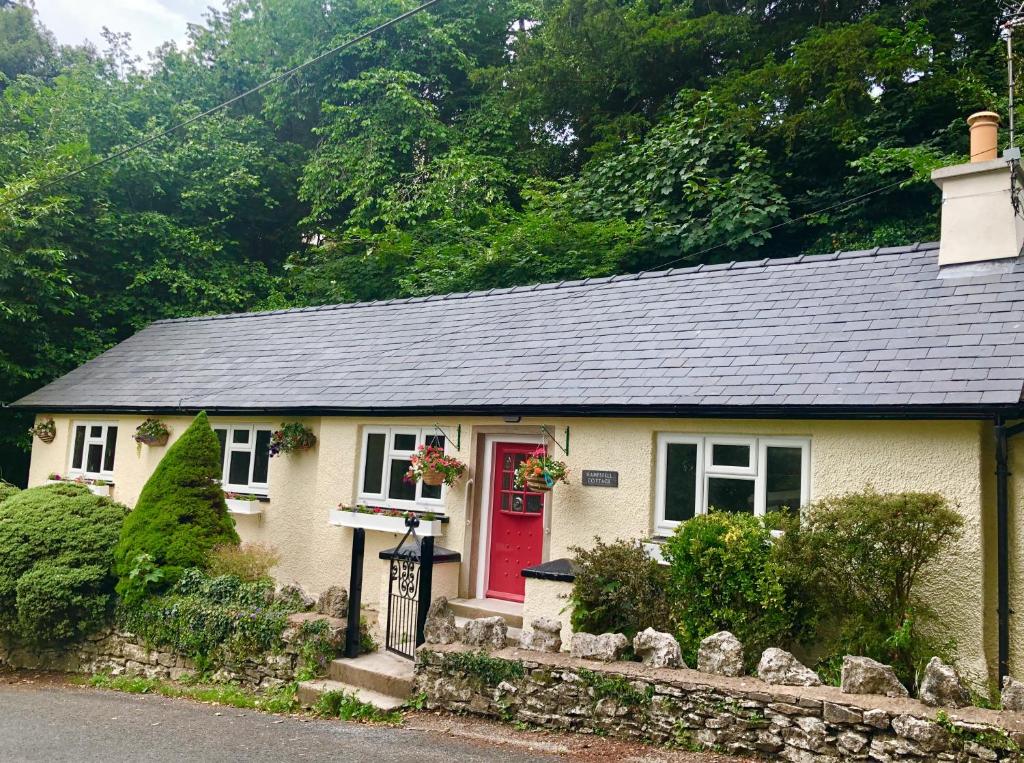 Hampsfell Cottage, Quaint And Comfy By The Lake District - Grange-over-Sands