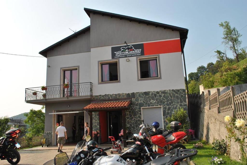 Italian Piston House Sport Moto Rent - Priero