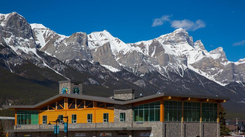 Canmore Downtown Hostel - 坎莫爾