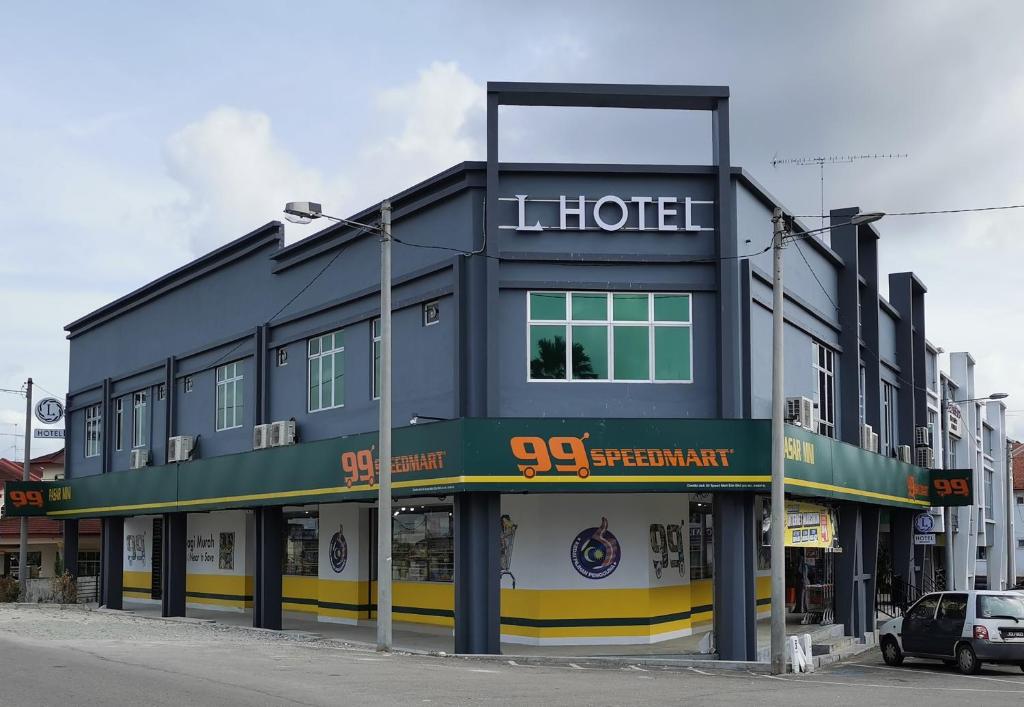 L Hotel - Simpang Renggam