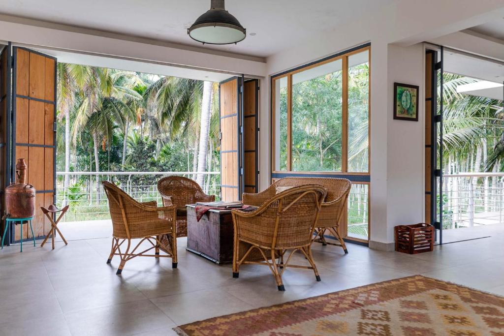 Stayvista At Davey's Townhouse With Breakfast & Pet Friendly Home - Mysore