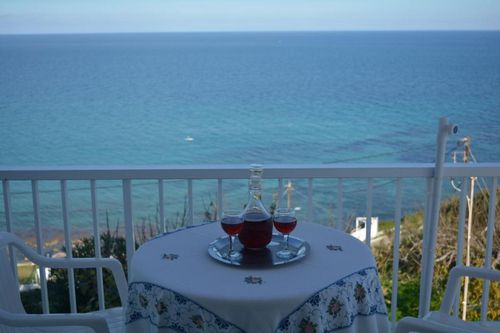 Zakynthos Bed and Breakfasts at the Best Price cozycozy