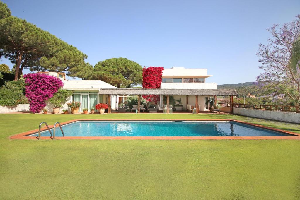 Villa Torre Blanca, At The Golf Club, 5' From The Beach And 35' From Barcelona - Mataró