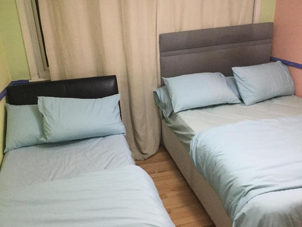 Holiday / Vacation Double Room In Greater Manchester - Bury