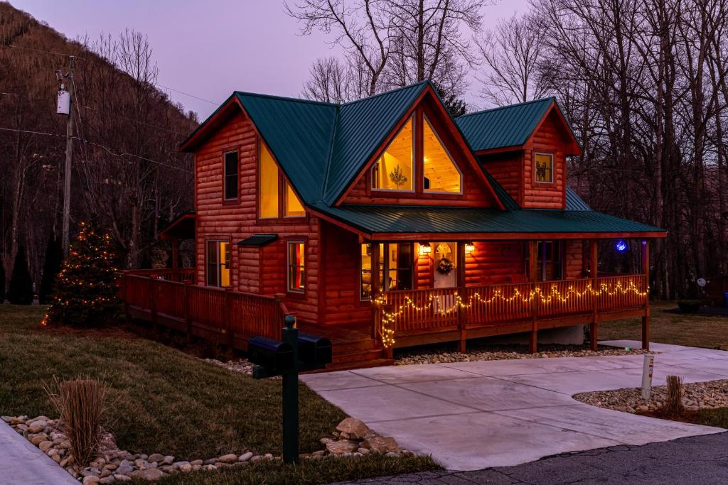 The Red Fox Cabin - Sylva, NC