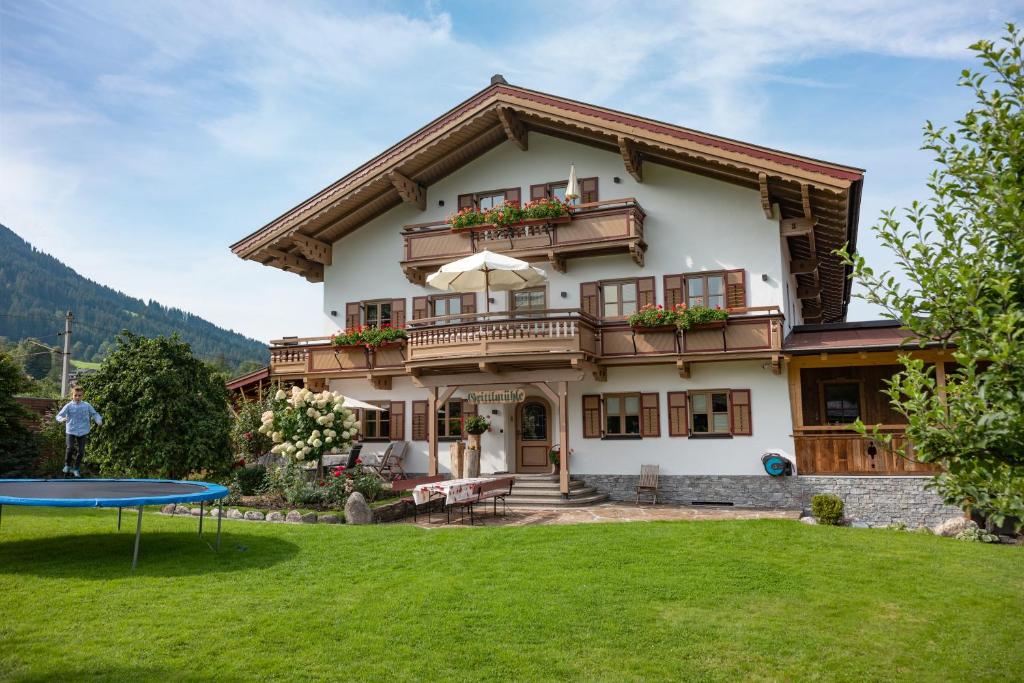 Grittlmühle Chalet Ferienwohnungen - Kirchberg in Tirol