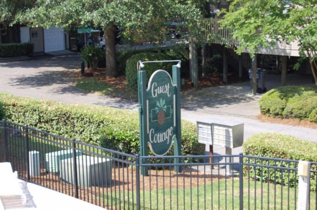 Large Private Cottage Ideal For Families In The Shore Drive Area - Guest Cottage - South Carolina