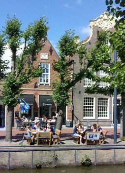 Friesland Apartments and Condos For Rent cozycozy